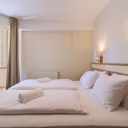 Villa Marina Inn Siófok Buitenkant foto