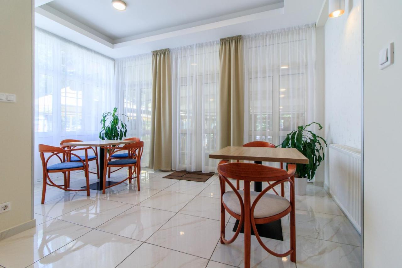 Villa Marina Inn Siófok Buitenkant foto