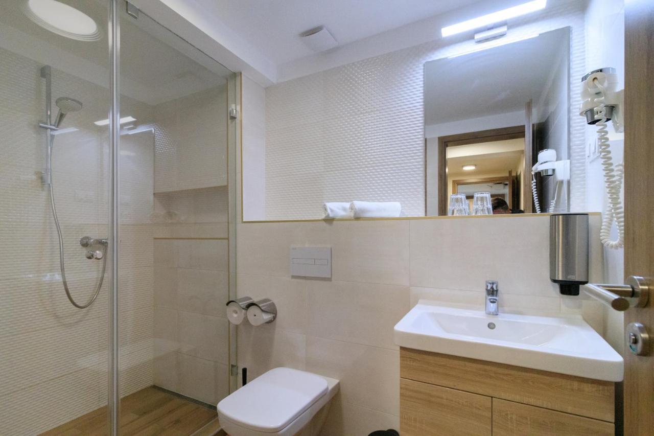 Villa Marina Inn Siófok Buitenkant foto