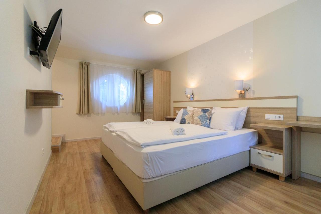 Villa Marina Inn Siófok Buitenkant foto