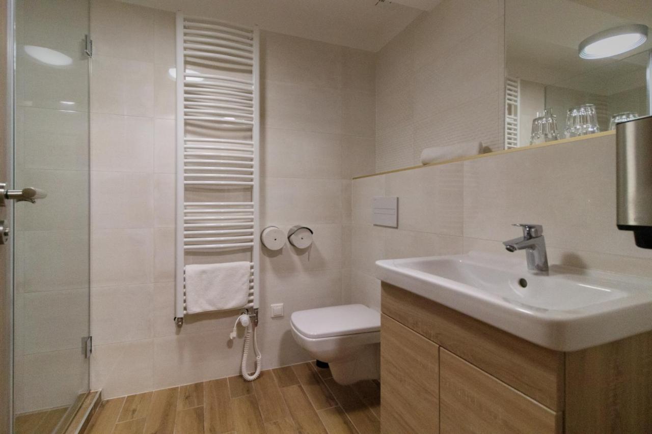 Villa Marina Inn Siófok Buitenkant foto